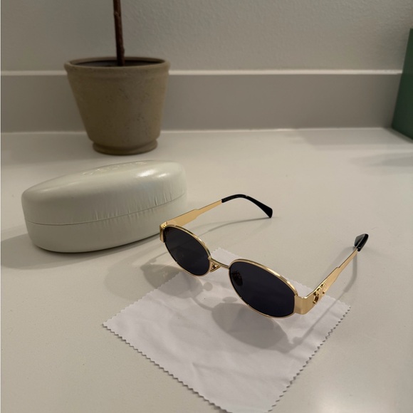 Céline Oval Sunglasses with Case - Picture 3 of 7